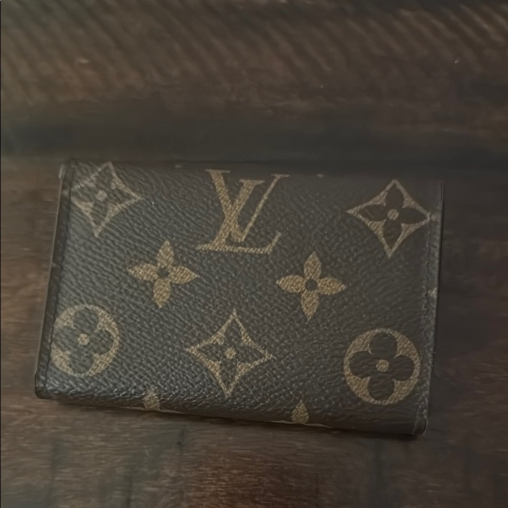 Louis Vuitton Brown & Magenta Monogram 6 key holder - Picture 3 of 8